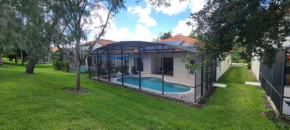 Cheerful 4bed 3bath with pool home near Disney